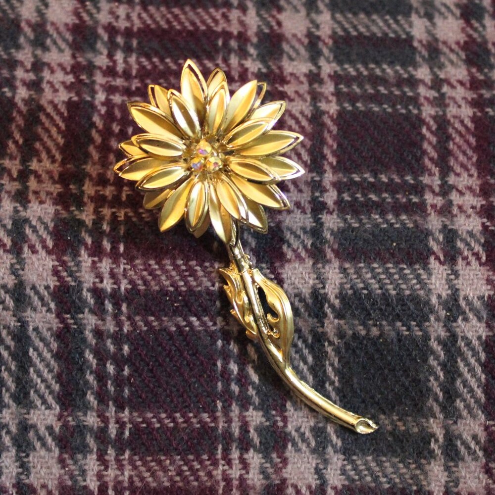 Vintage Extra Large Flower AB Rhinestone Gold Tone Pin Brooch